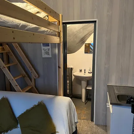 Studette Fonctionnelle Bonnes Апартаменты *